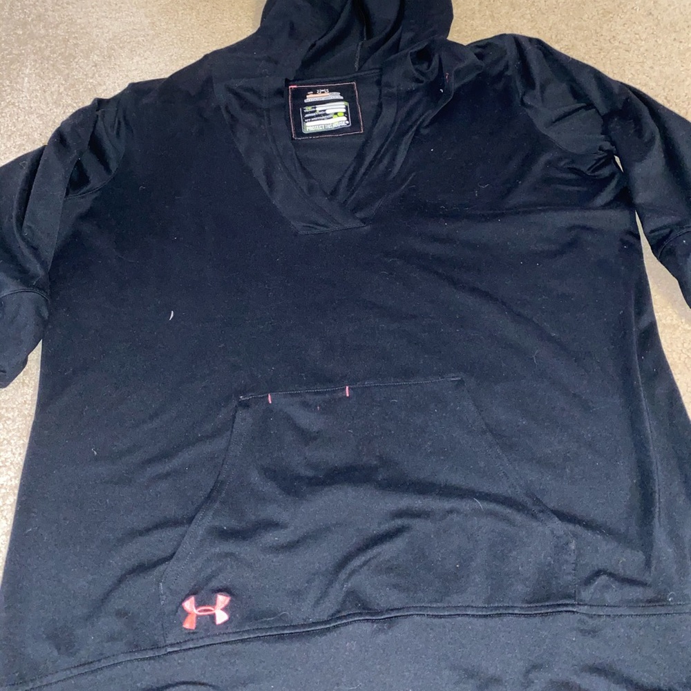 Women’s under armor hooded sweatshirt/ shirt